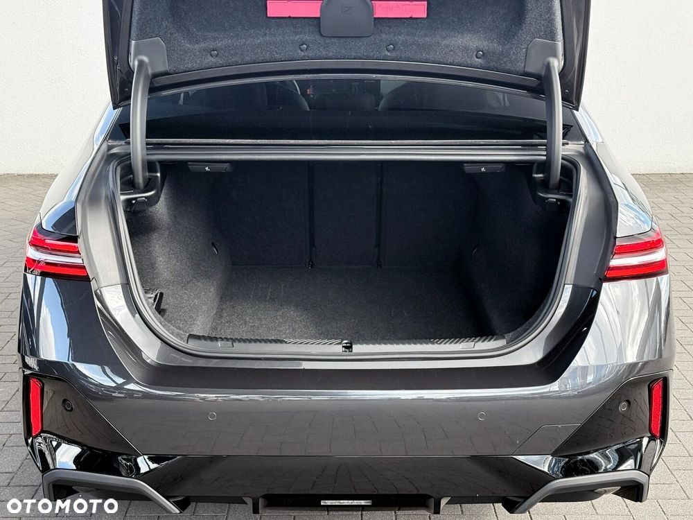 BMW Seria 5 - 16