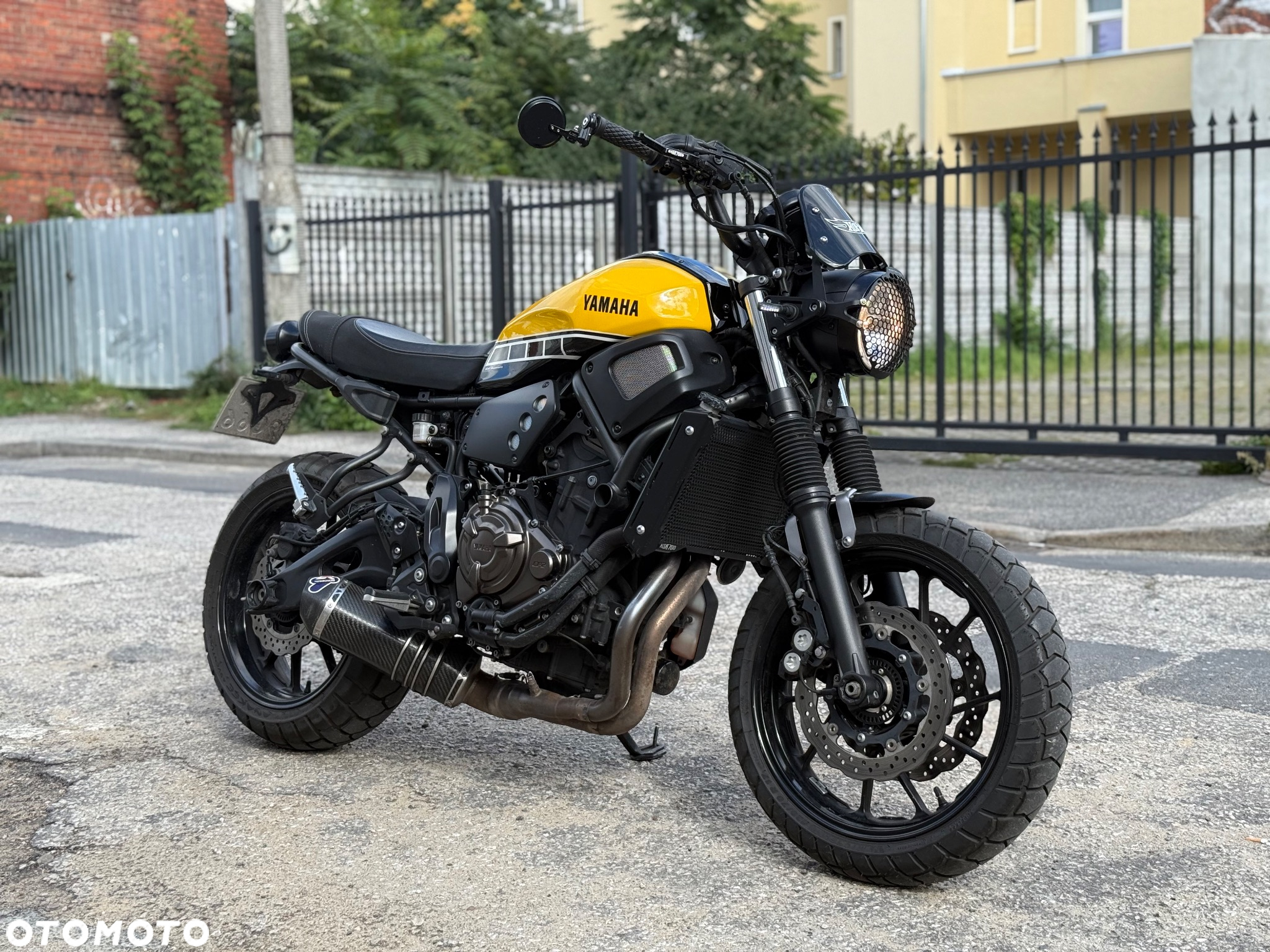Yamaha XSR - 6