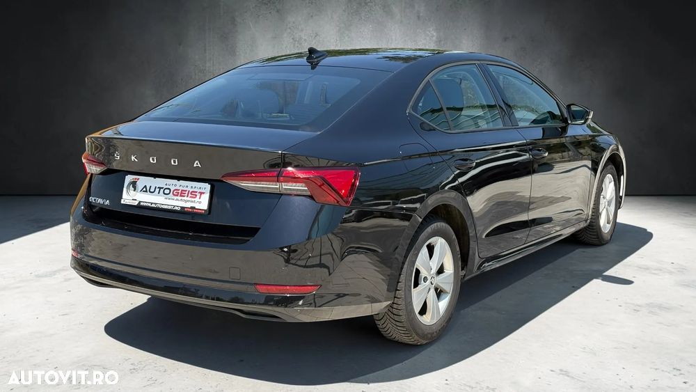 Skoda Octavia 2.0 TDI DSG Ambition - 8
