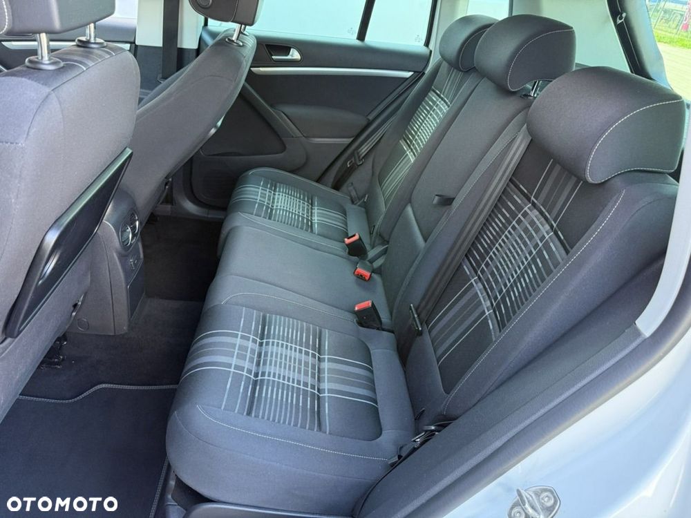 Volkswagen Tiguan 2.0 TDI DPF BlueMotion Technology Lounge Sport & Style - 27