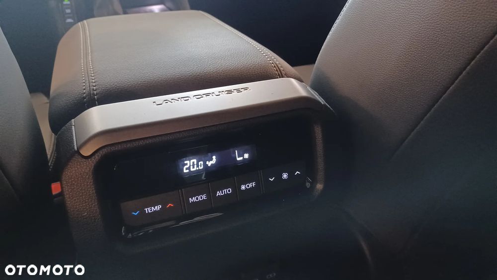 Toyota Land Cruiser - 15