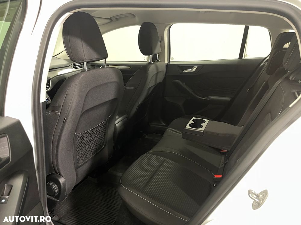 Ford Focus 1.0 EcoBoost MHEV Titanium - 11