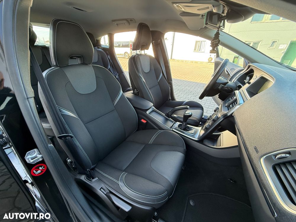 Volvo V40 D2 Summum - 12