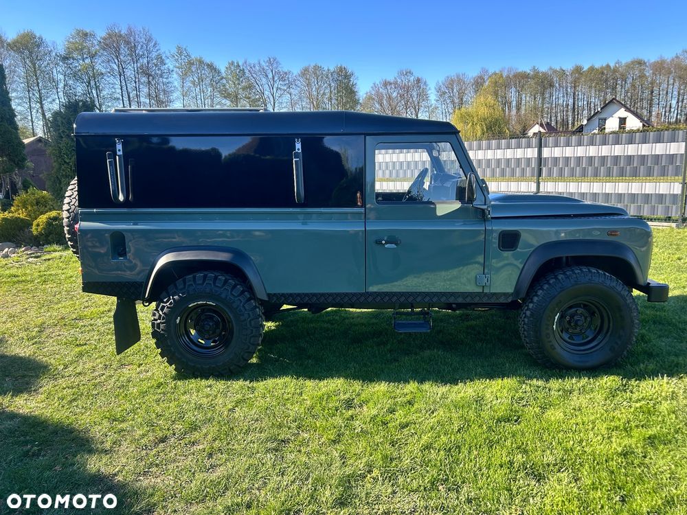 Land Rover Defender - 8