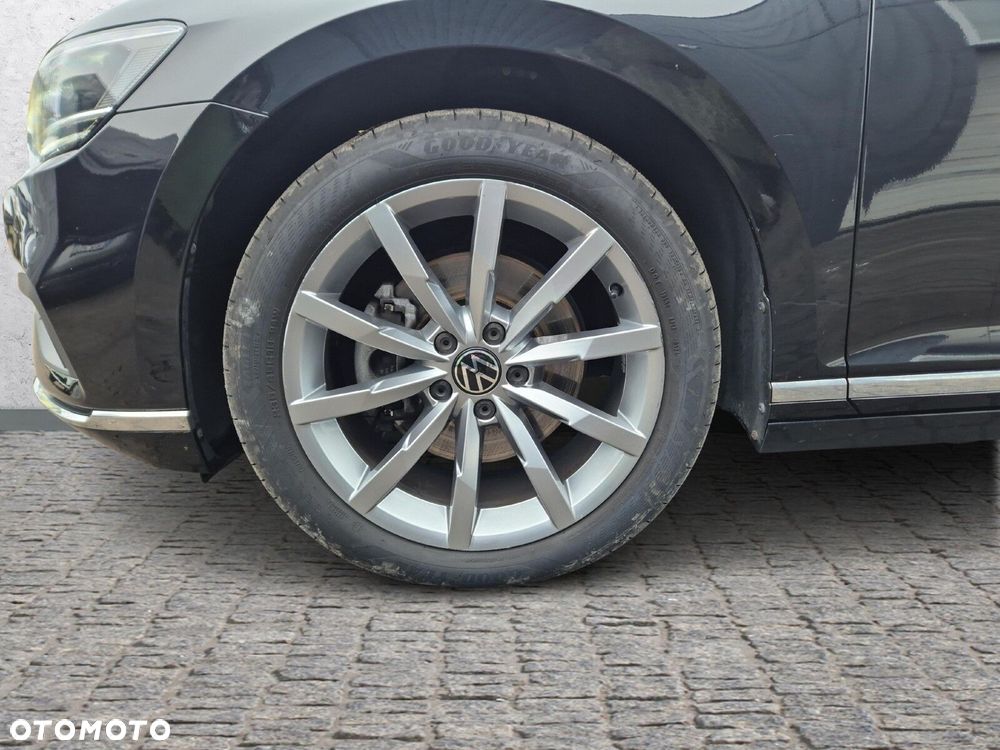 Volkswagen Passat - 18