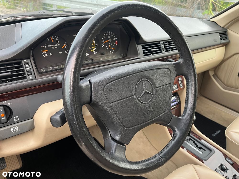 Mercedes-Benz Klasa E - 26