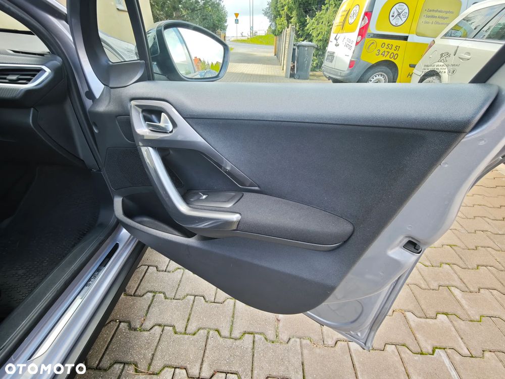 Peugeot 2008 1.6 BlueHDi Style - 35
