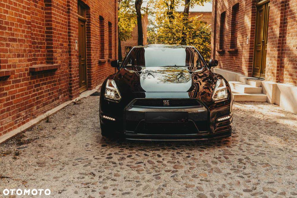 Nissan GT-R - 6