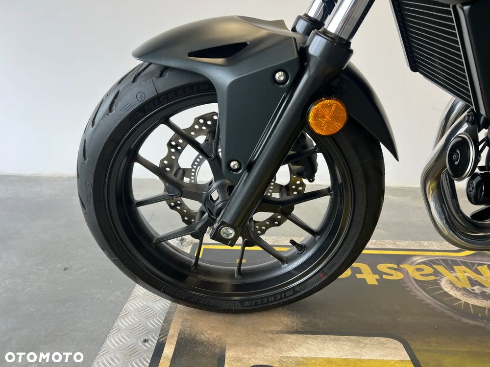 Honda CB - 11