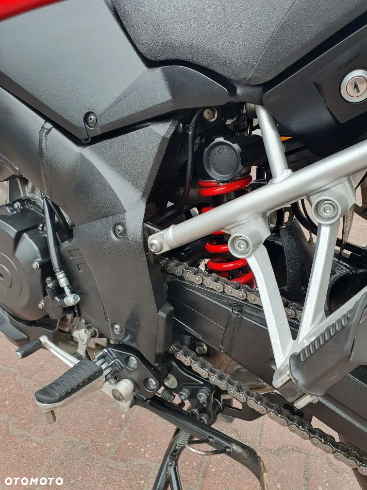 Suzuki DL - 20