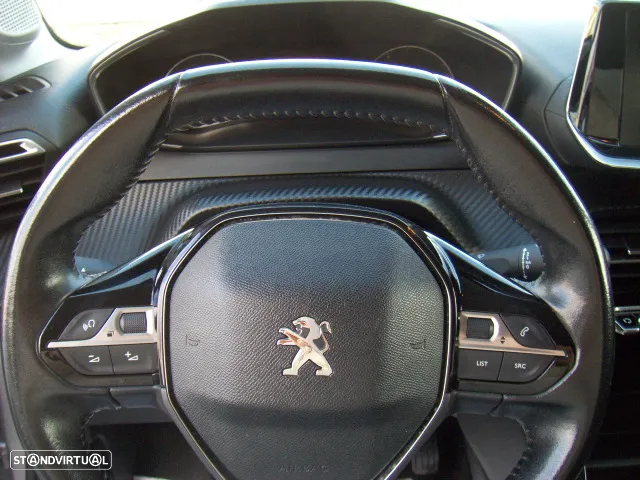 Peugeot 208 1.2 PureTech Allure - 8