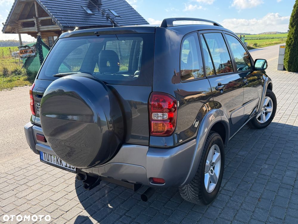 Toyota RAV4 D-4D 4x4 Sol - 11