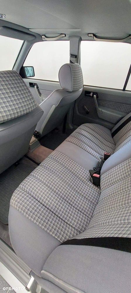 Mercedes-Benz W201 (190) - 9