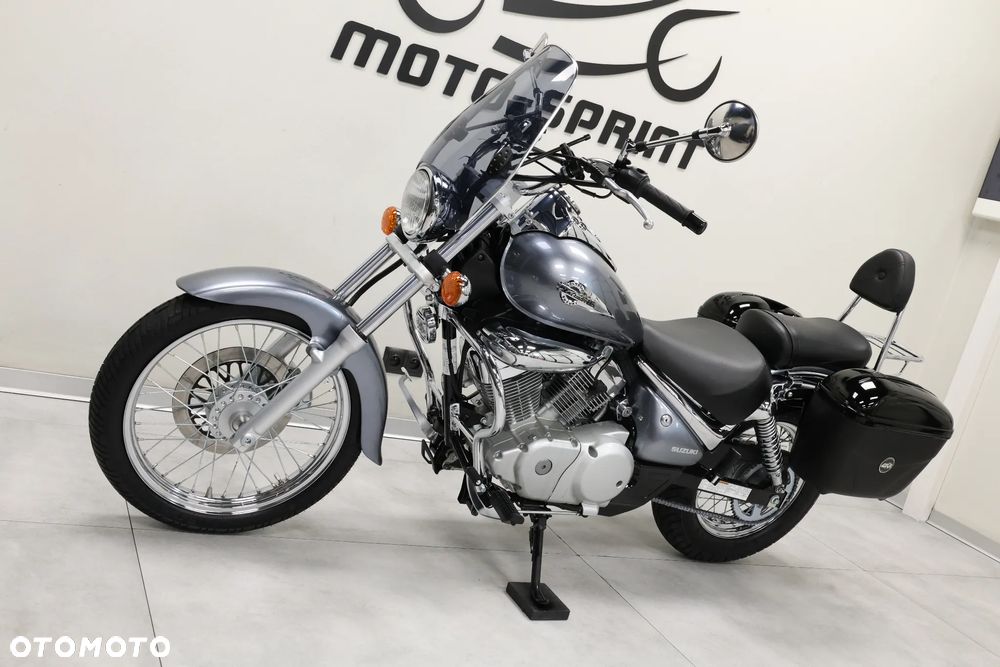 Suzuki Intruder - 7
