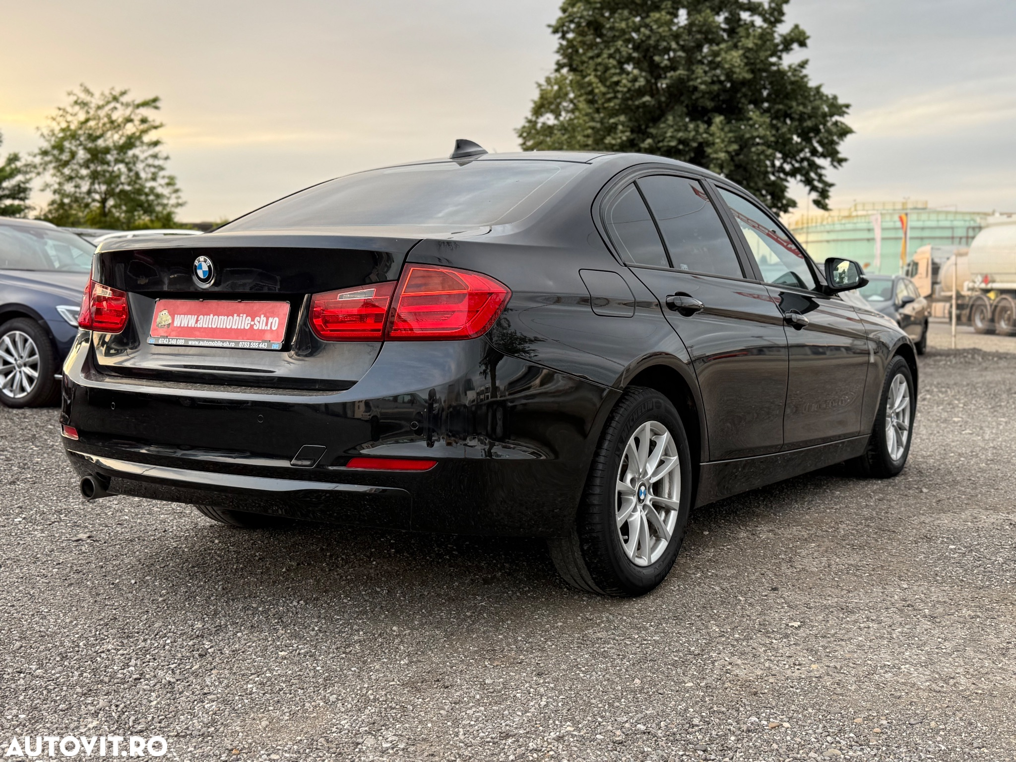 BMW Seria 3 320d Sport Line - 3