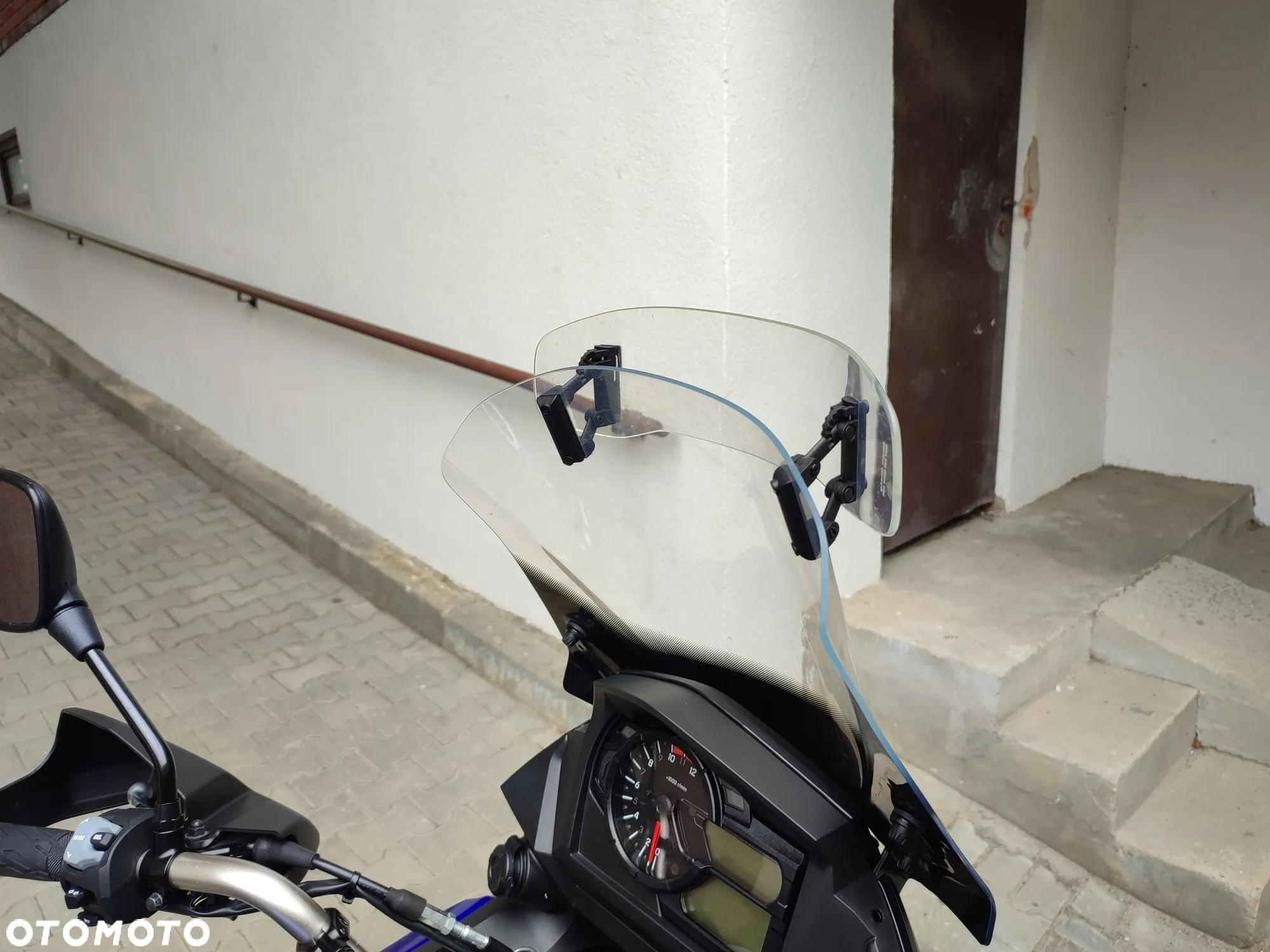 Suzuki DL - 25
