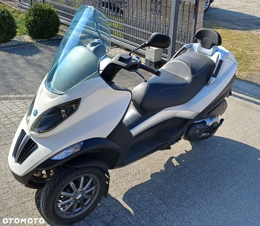 Piaggio MP-3 - 5