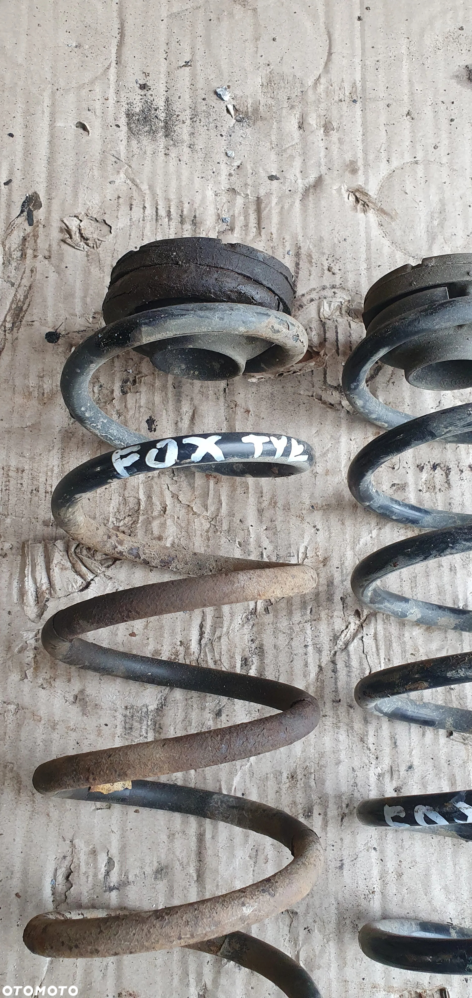 Sprężyny sprężyna tył tylne 2SZT VW FOX - 5