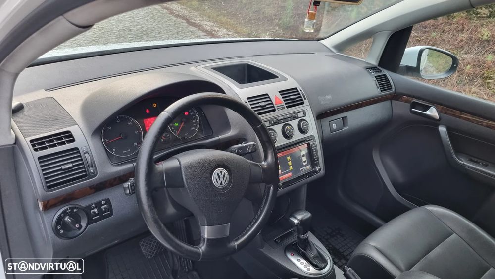 VW Touran 1.9 TDi DSG Highline - 9