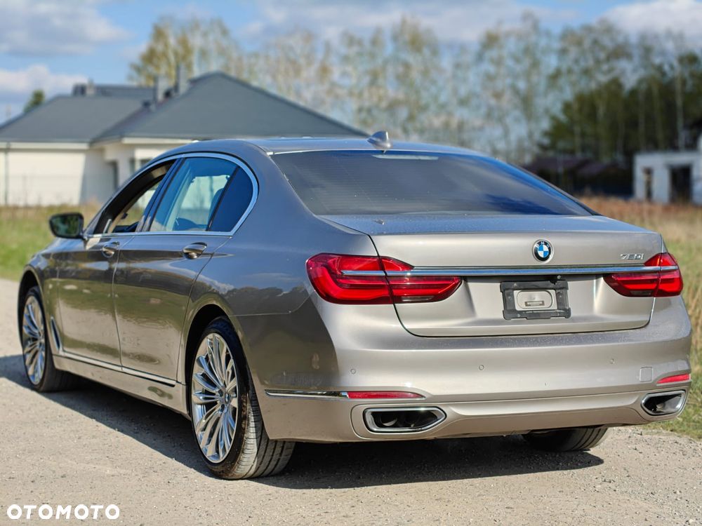 BMW Seria 7 750Li Edition Exclusive - 26