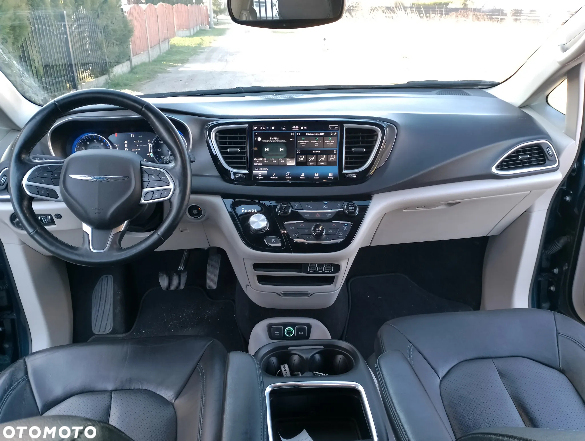 Chrysler Pacifica - 14