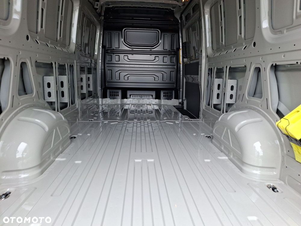 Volkswagen Crafter 2.0 TDI 177 KM - 36
