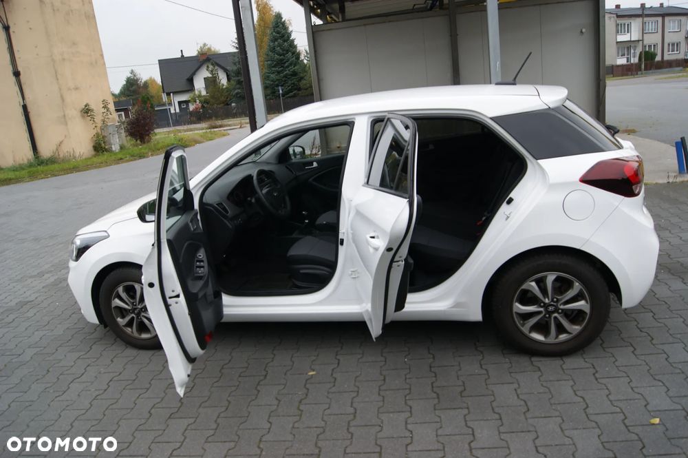 Hyundai i20 1.2 Passion - 13