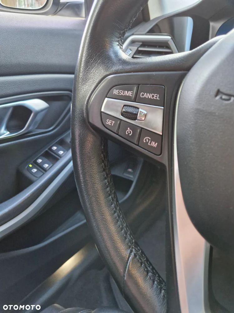 BMW Seria 3 318d Advantage - 26