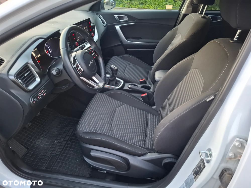 Kia XCeed 1.5 T-GDI M - 17