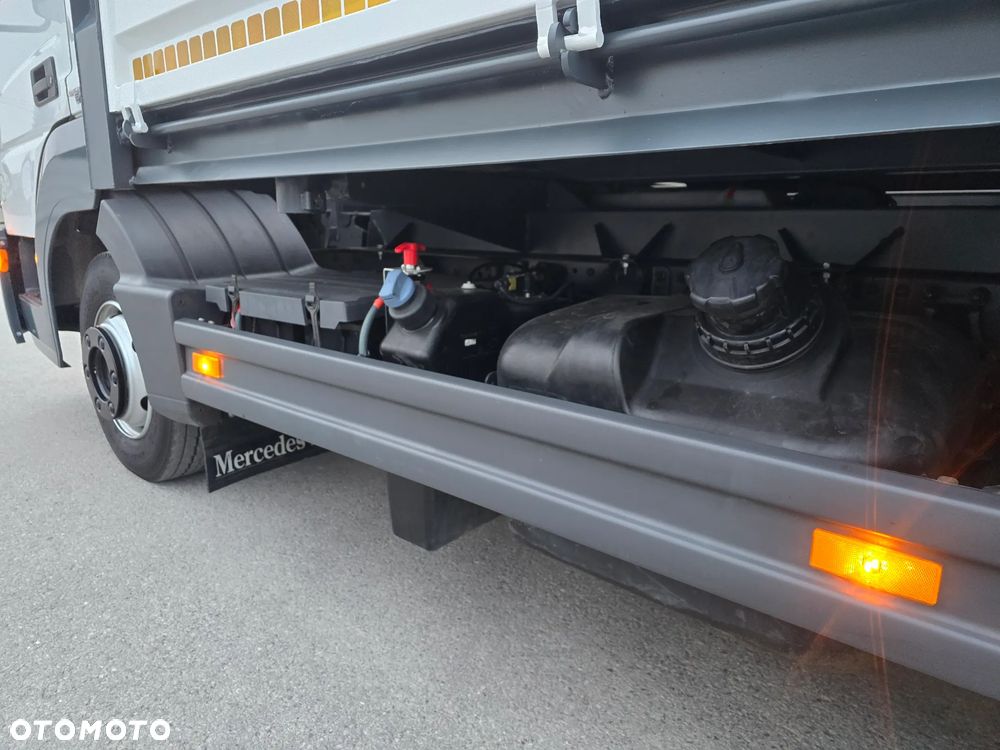 Mercedes-Benz Atego/Wywrotka/Manual/Blokada mostu - 14