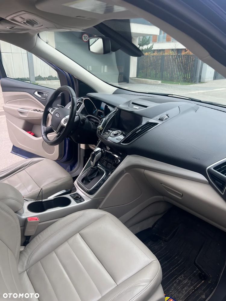 Ford Escape 2.0 EcoBoost AWD Titanium - 3