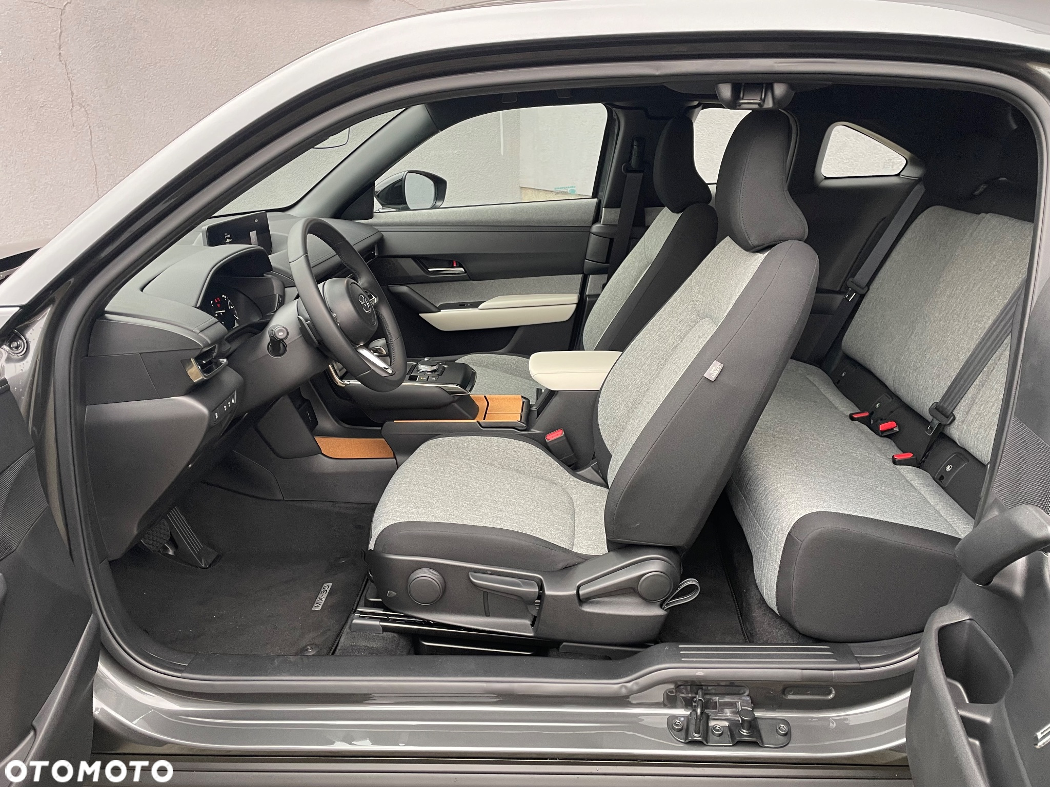 Mazda MX-30 - 10