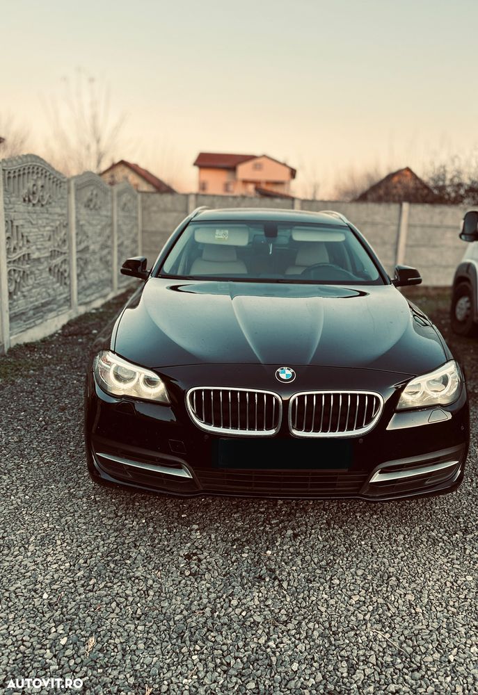 BMW Seria 5 525d xDrive - 12