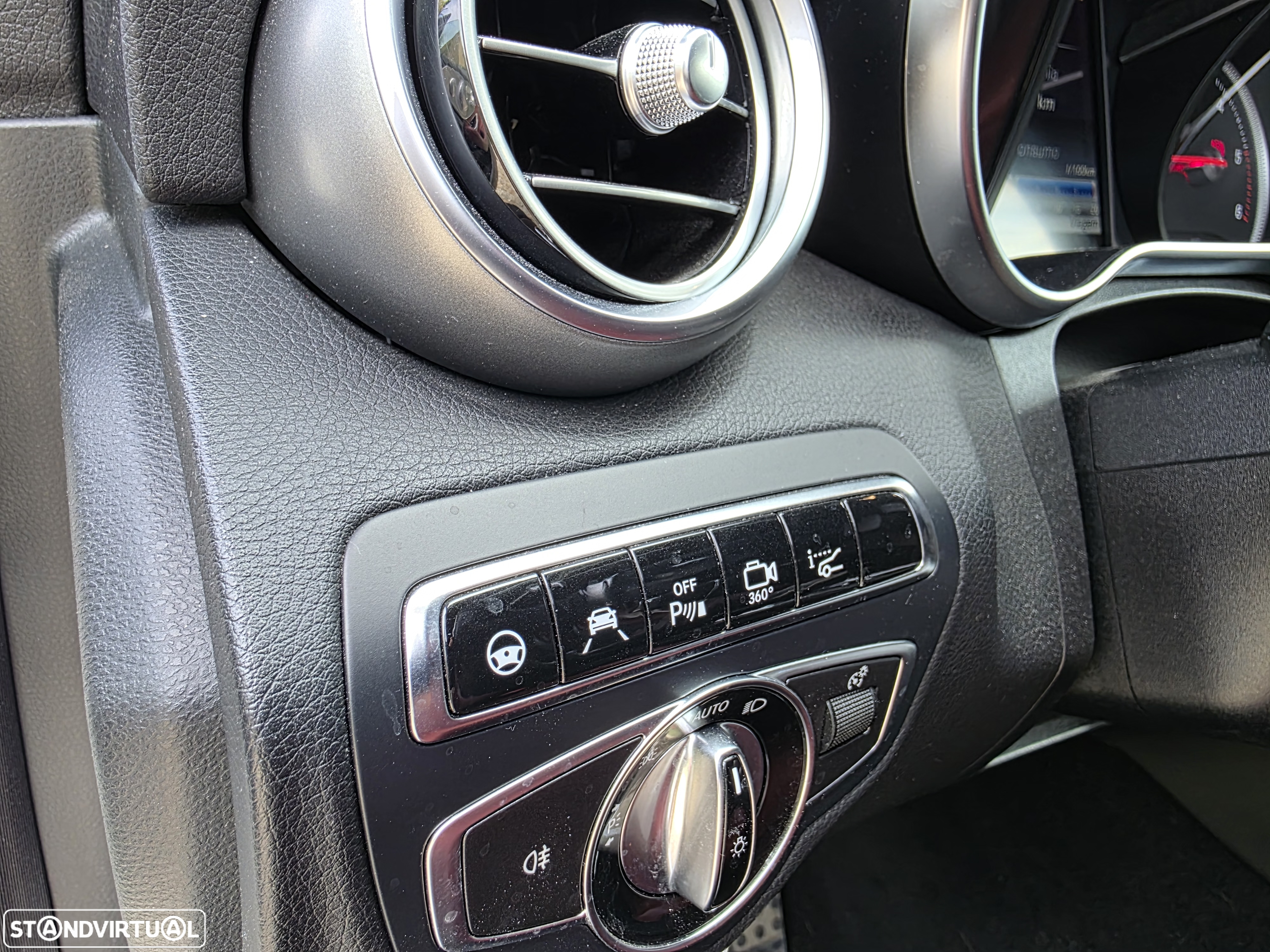 Mercedes-Benz C 220 d Coupe 9G-TRONIC AMG Line - 28