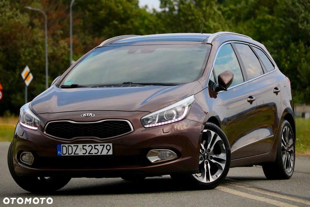 Kia Ceed 1.6 CRDi 128 Fifa World Cup Edition - 2
