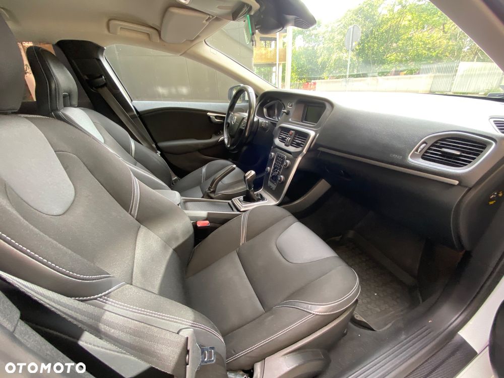 Volvo V40 D2 Summum - 21