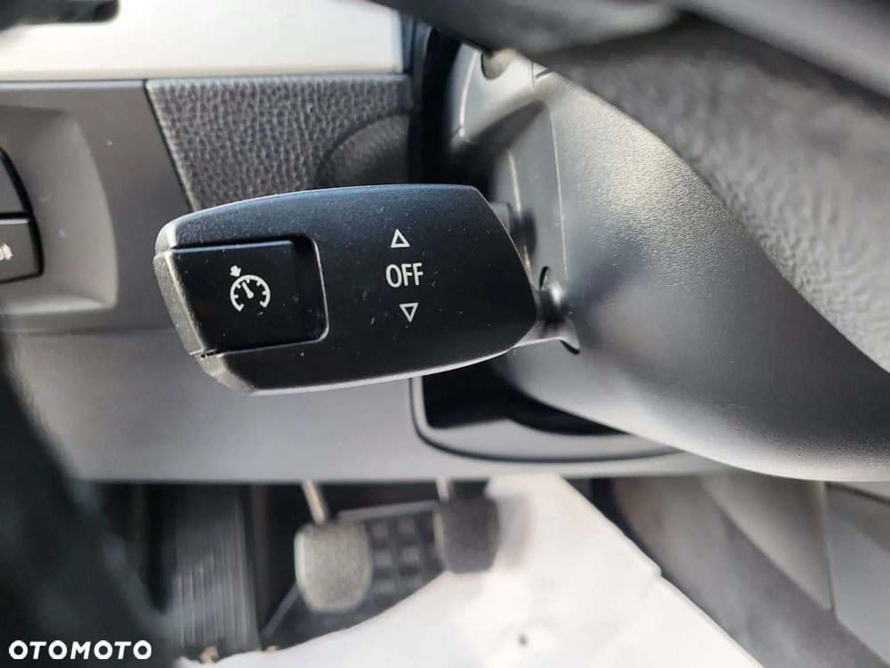 BMW Seria 3 318d - 19