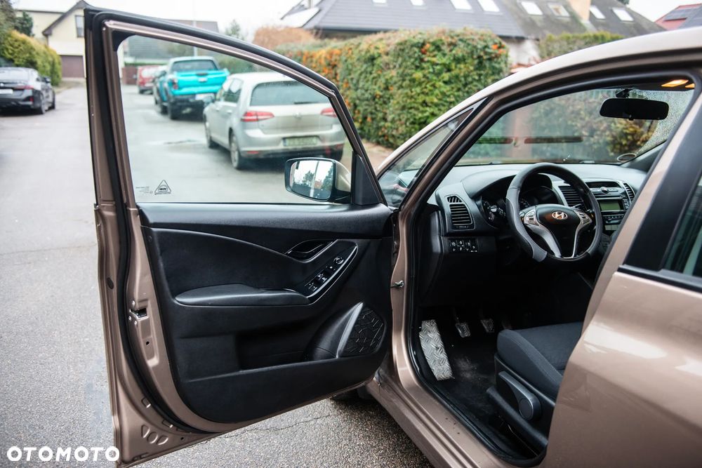 Hyundai ix20 1.4 blue Comfort - 17