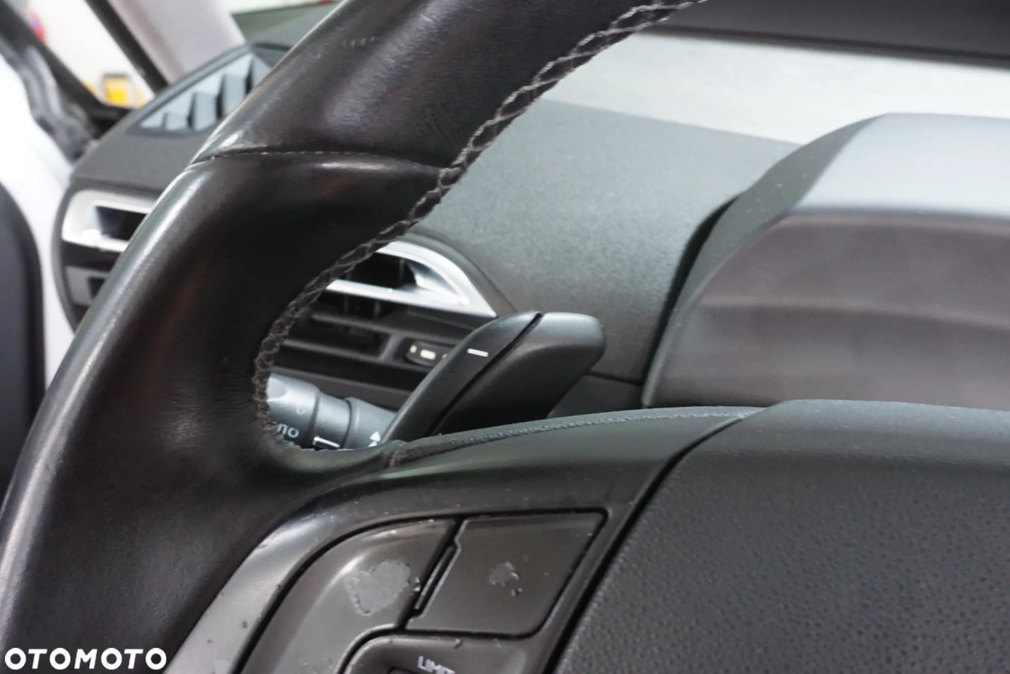 Citroën C4 Grand Picasso 1.6 BlueHDi MoreLife S&S EAT6 - 30