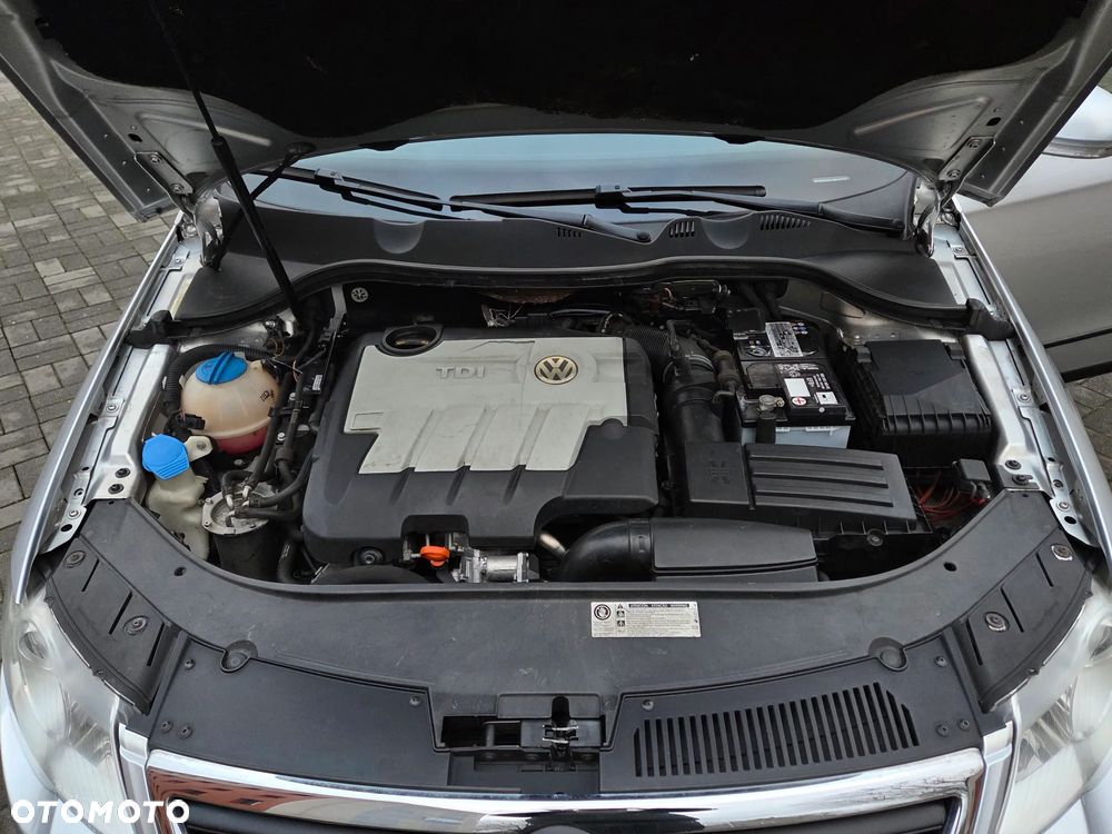 Volkswagen Passat 2.0 TDI DPF DSG Trendline - 40