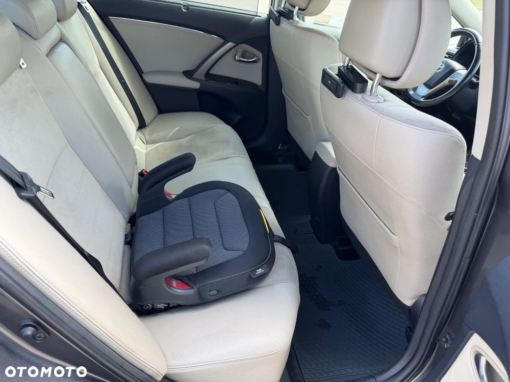 Toyota Avensis 1.8 Sol NAVI MS - 15