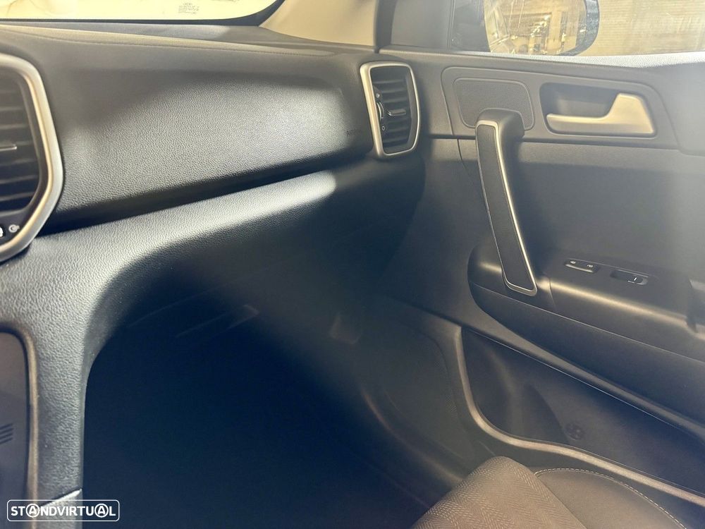 Kia Sportage 1.6 CRDI ISG Tech - 25