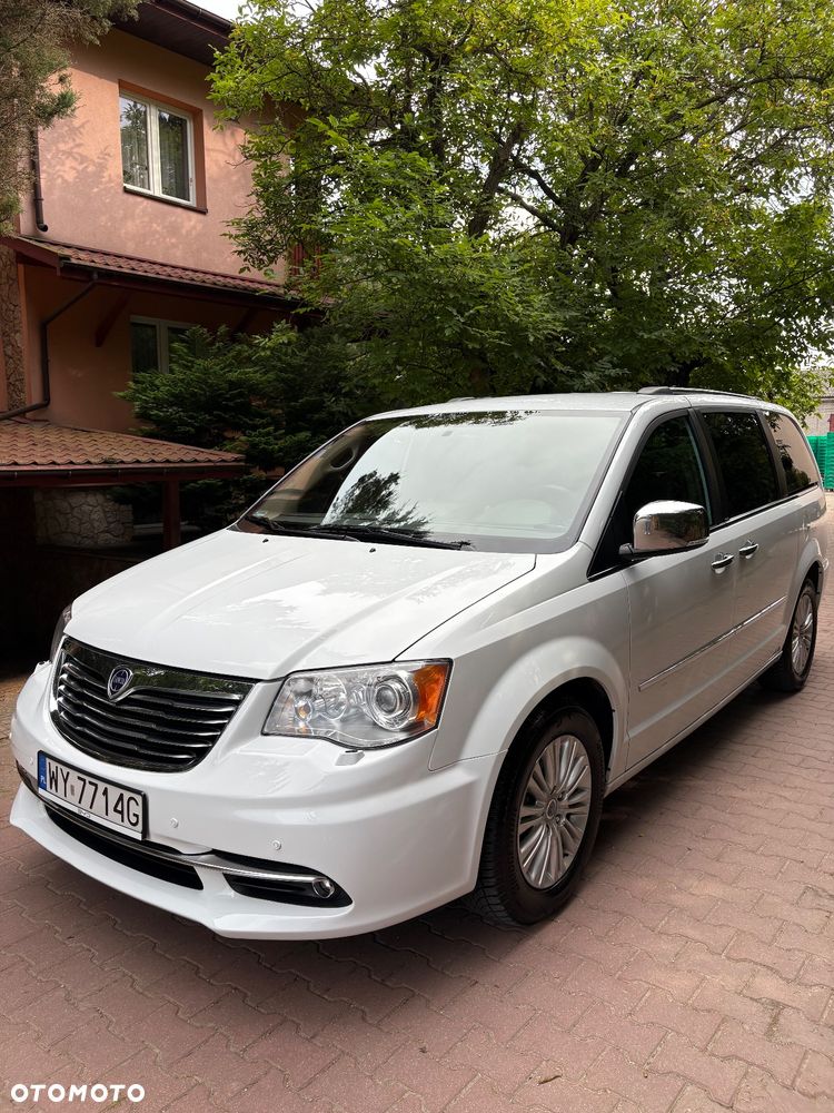 Lancia Voyager 3.6 Platinum - 10