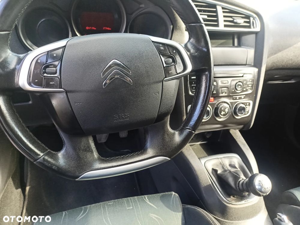 Citroën C4 e-HDi 115 Exclusive - 10