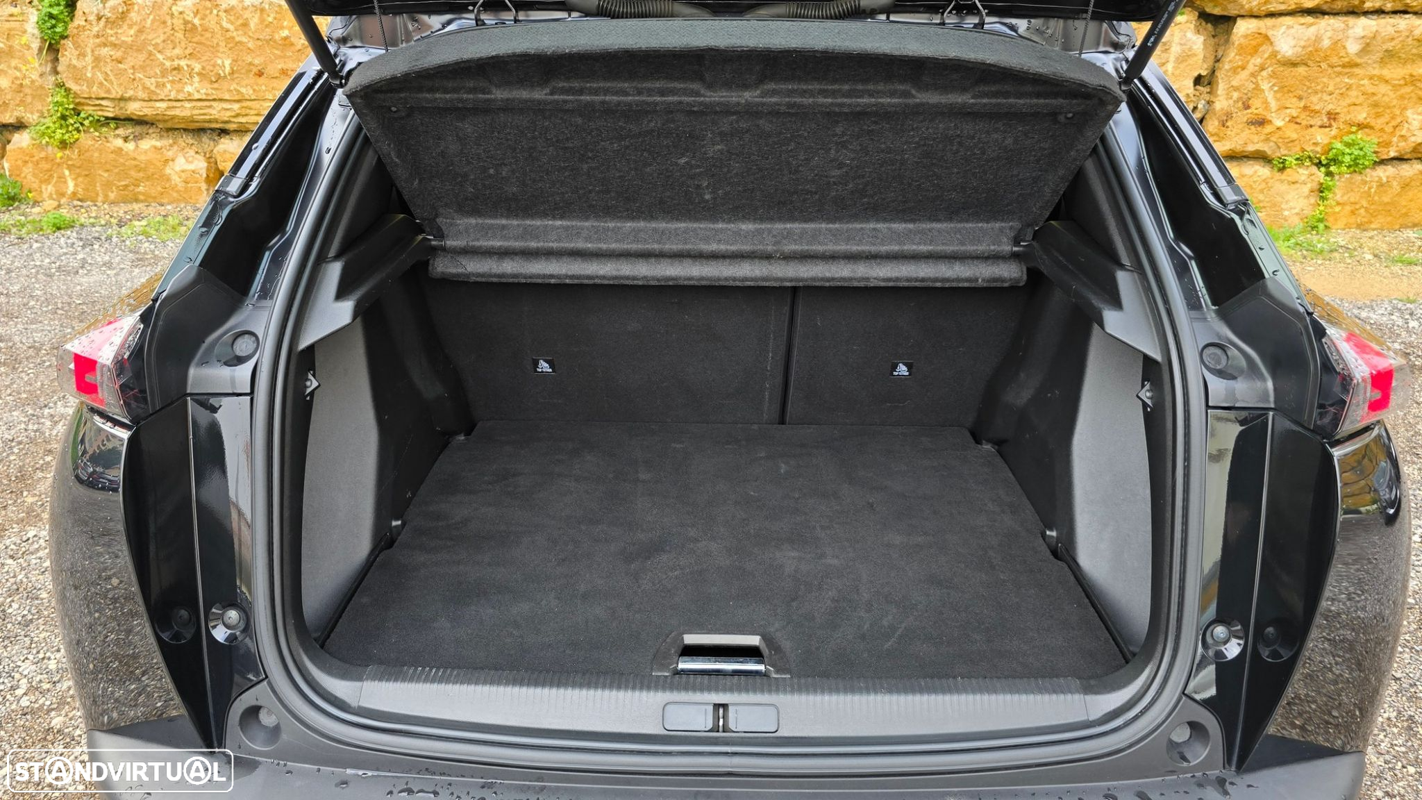 Peugeot 2008 - 51
