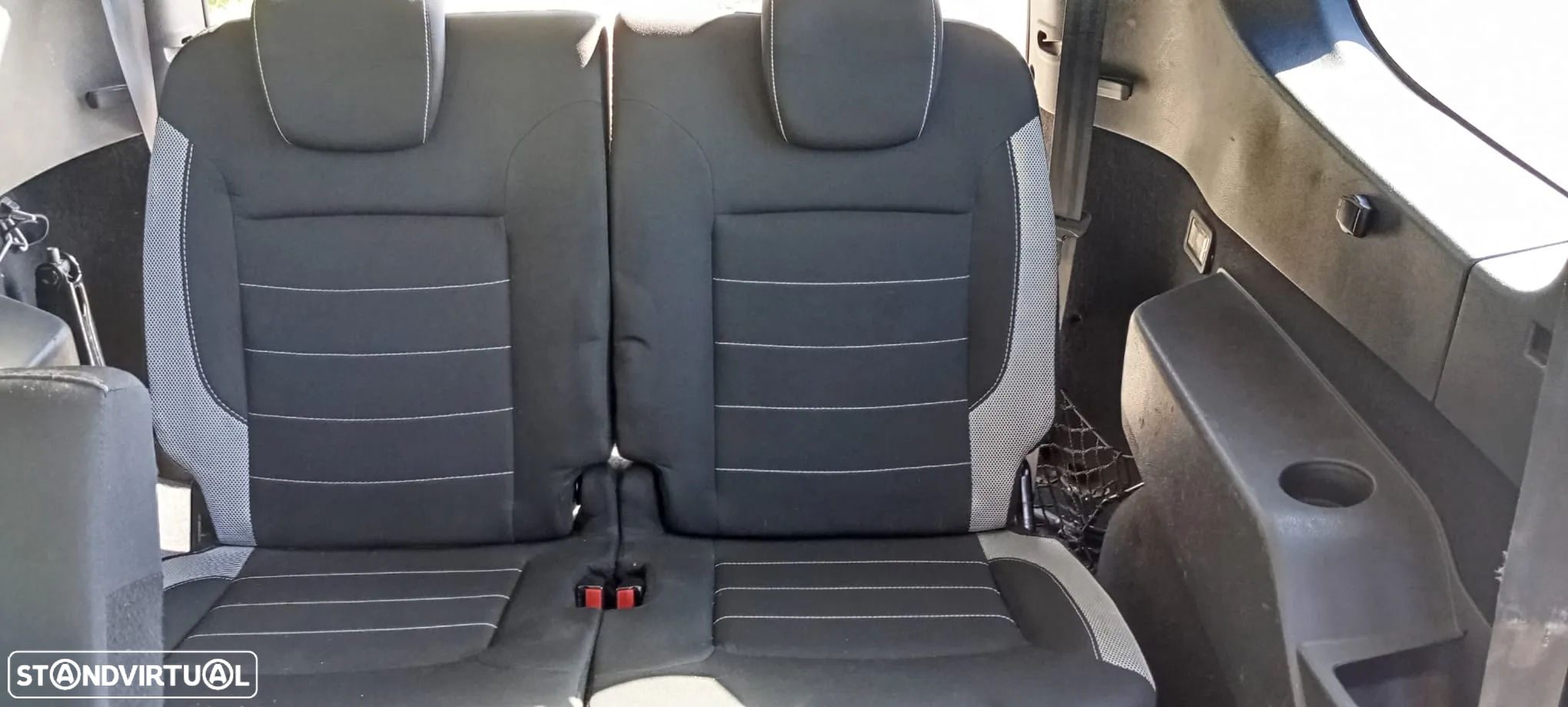 Dacia Lodgy 1.5 dCi Stepway 7L - 9