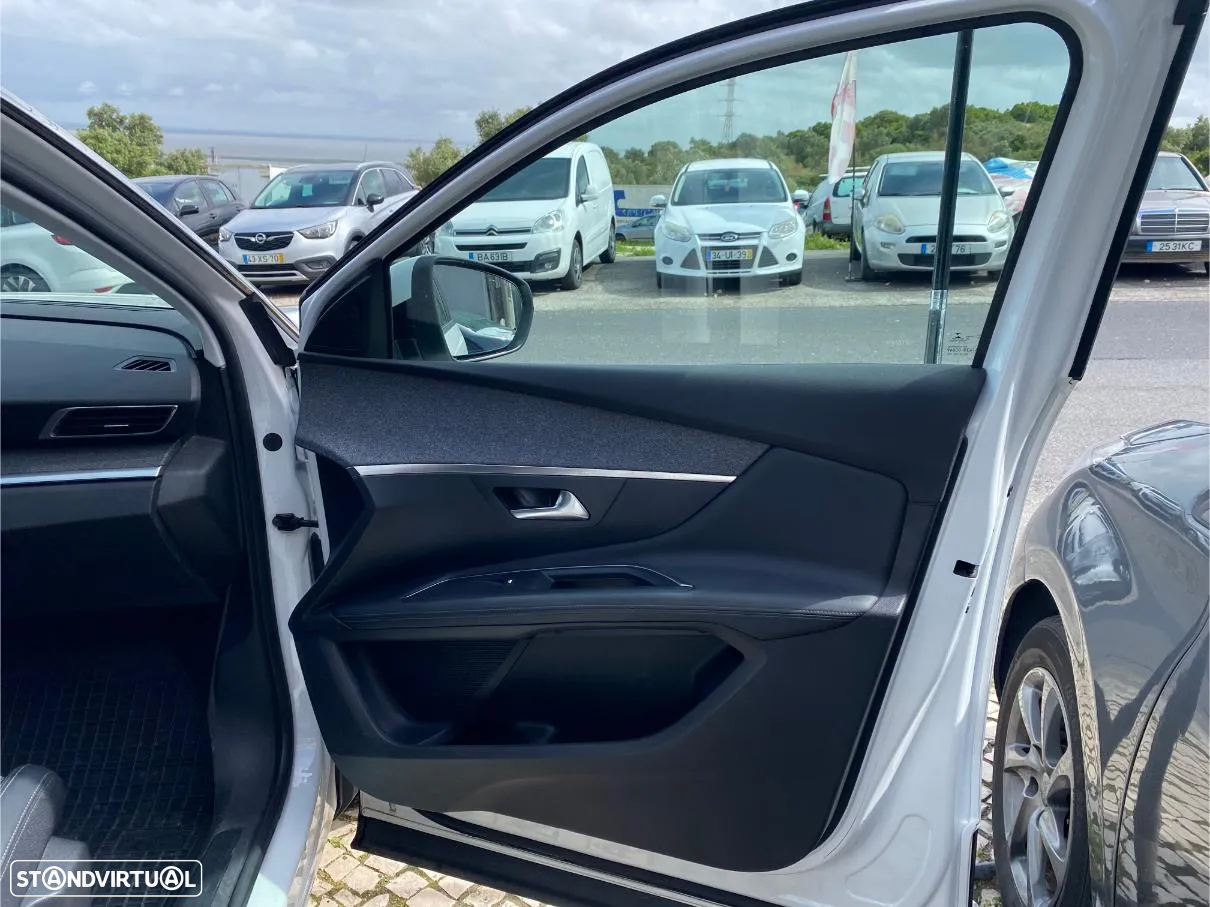 Peugeot 3008 BlueHDi 130 Stop & Start EAT8 Allure - 16