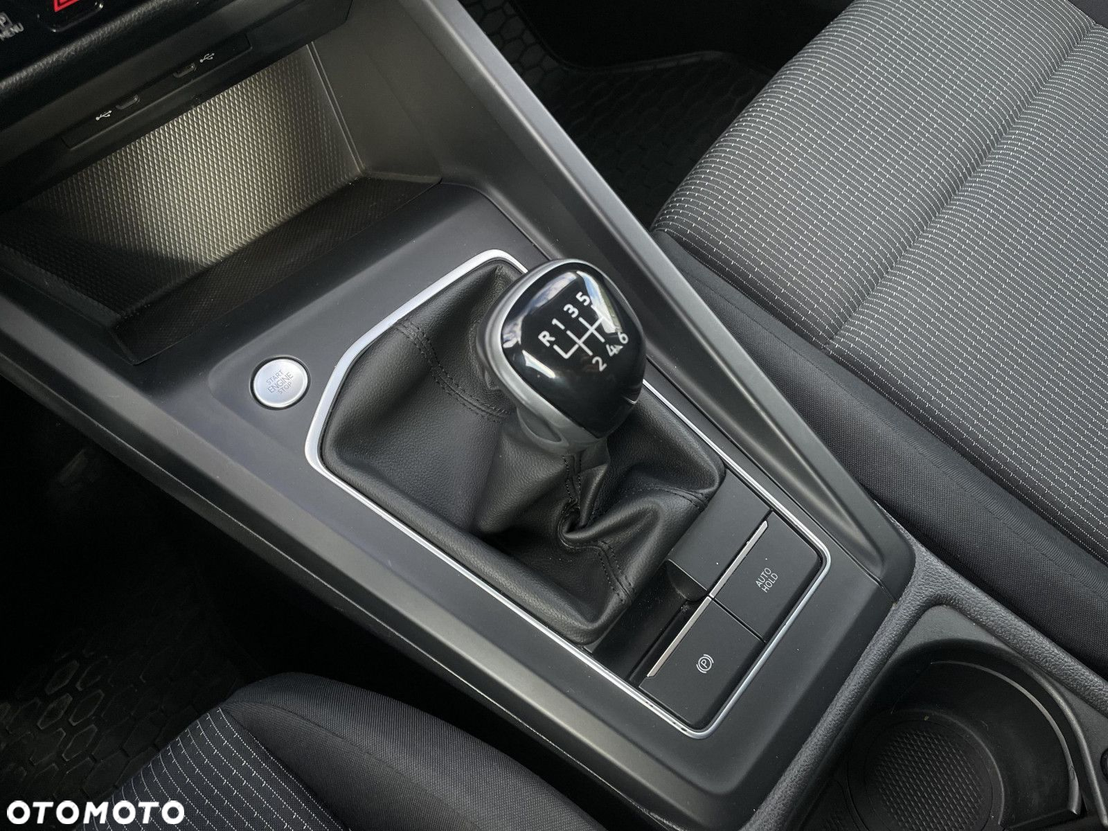 Volkswagen Golf VIII 1.0 TSI Active - 17