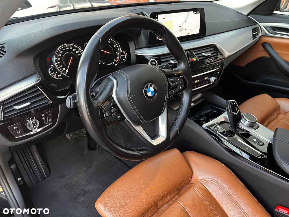 BMW Seria 5 530d Sport Line - 26
