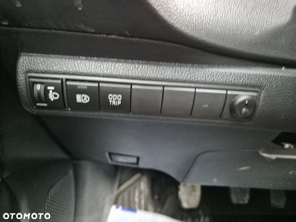 Toyota Corolla - 22